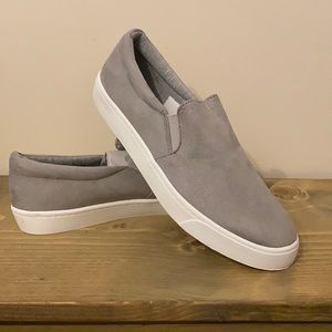 🤍 Grey Slip-ons